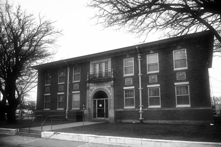2nd-courthouse-littlefield-bw-sig